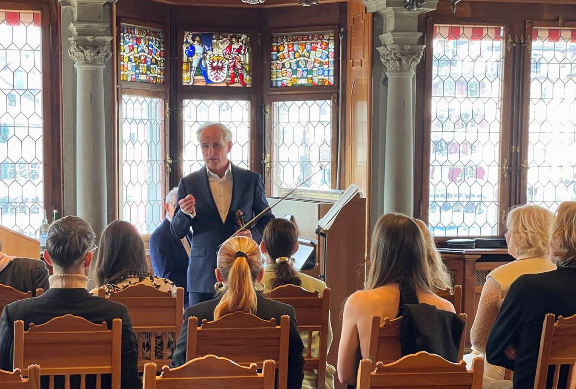 The recital in the stained-glass room, Zürich